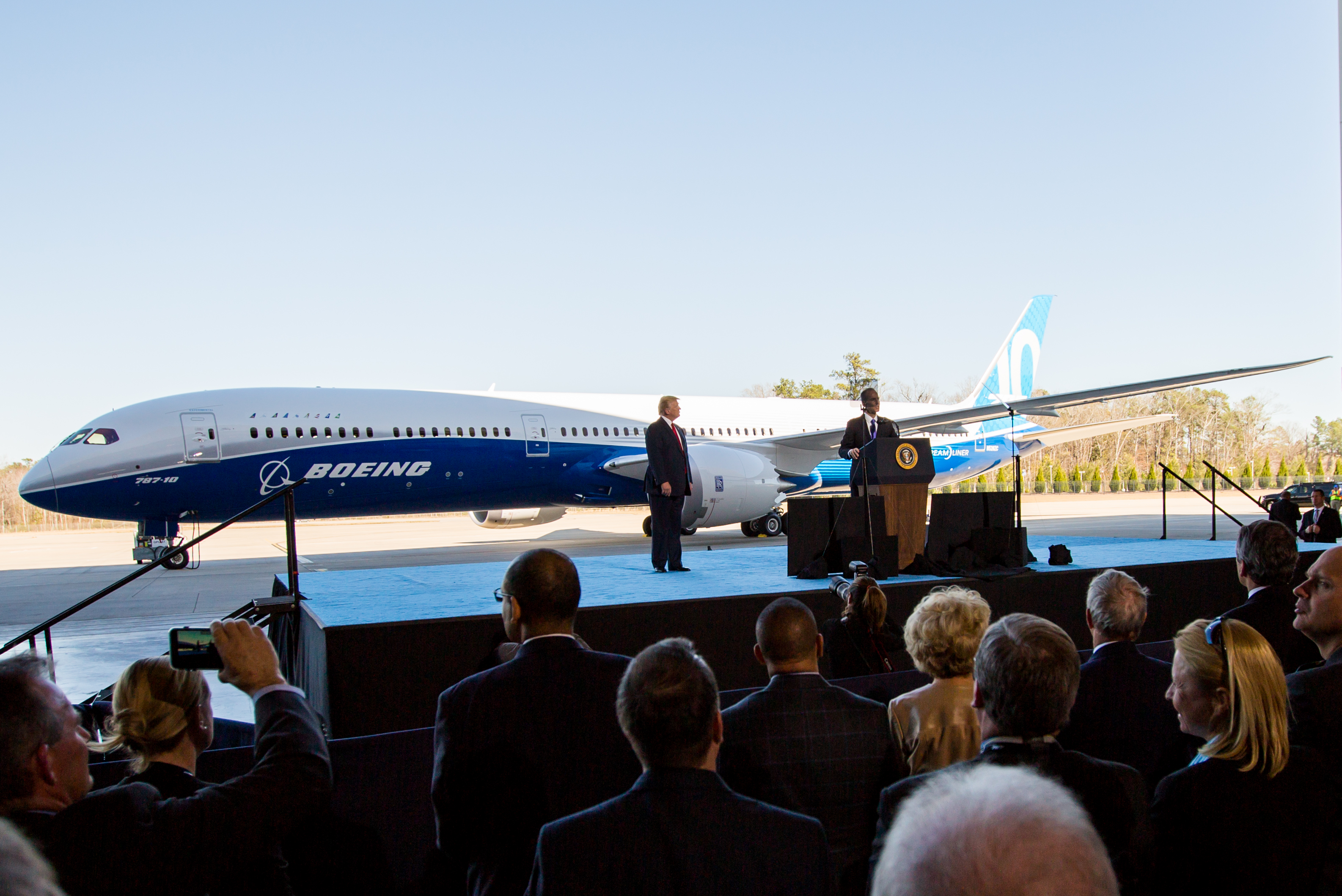 Boeing_787-10_rollout_with_President_Trump_(32335755473)_(cropped)