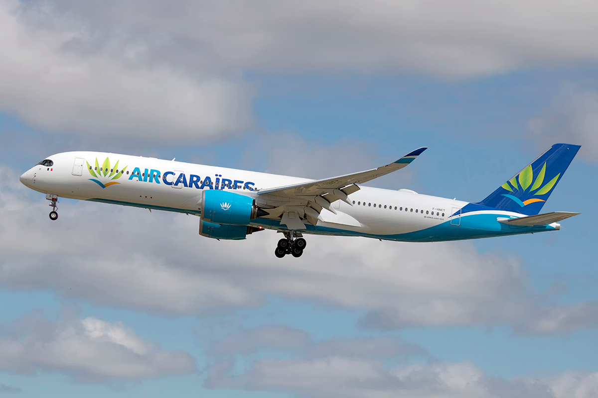 Air_Caraïbes_Atlantique,_Airbus_A350-941,_F-HNET